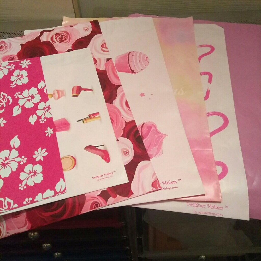 POLY DESIGN SHIPPING BAGS